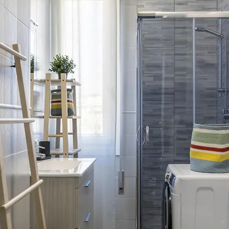 Apartment Cozy - Close To Center And Train Station *