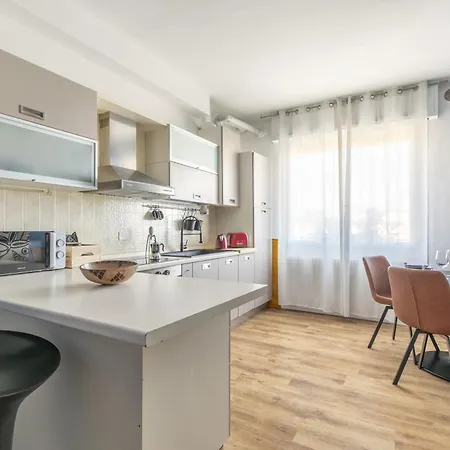 Apartment Cozy - Close To Center And Train Station *
