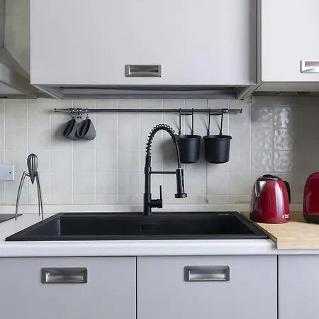 Apartment Cozy - Close To Center And Train Station